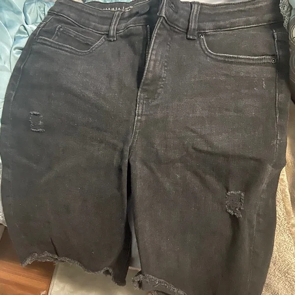 Too small - Picture 1 of 1